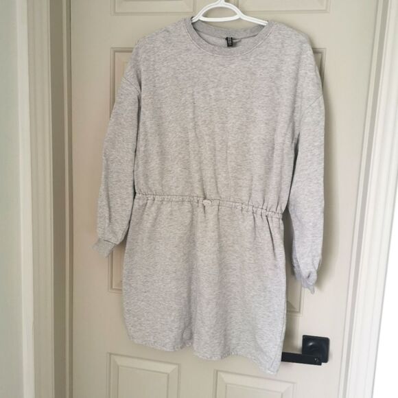 3/$20 H&M cinched sweater dress - Picture 1 of 4